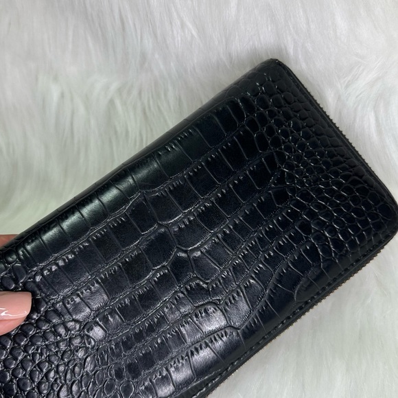 Authentic Miu Miu by Prada leather Black Croc Embossed Zip Around Wallet vintage - Picture 7 of 15